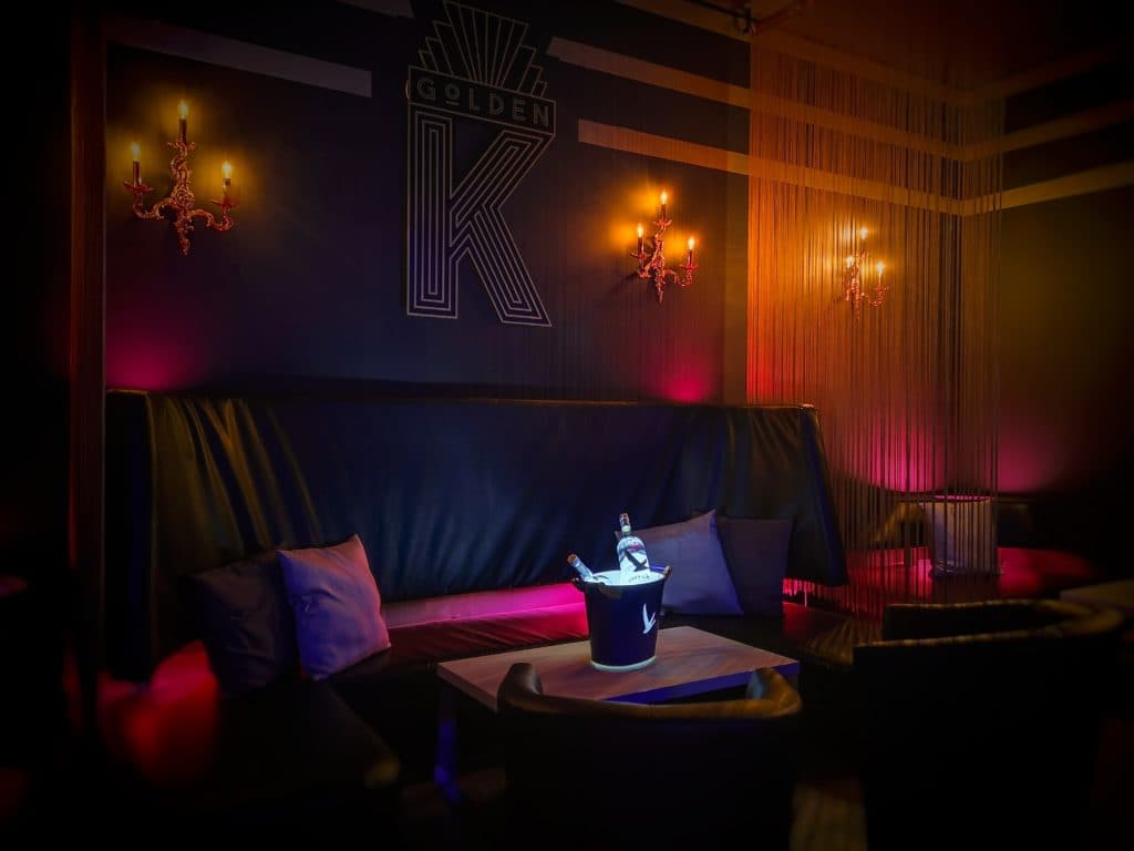 VIP-Bühne im Golden K